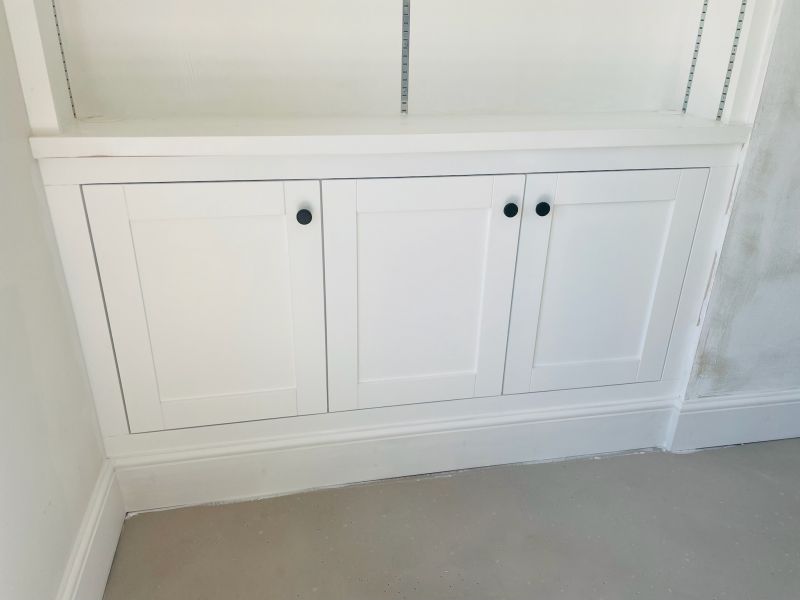 3 shaker doors in alcove : Swipe To View More Images