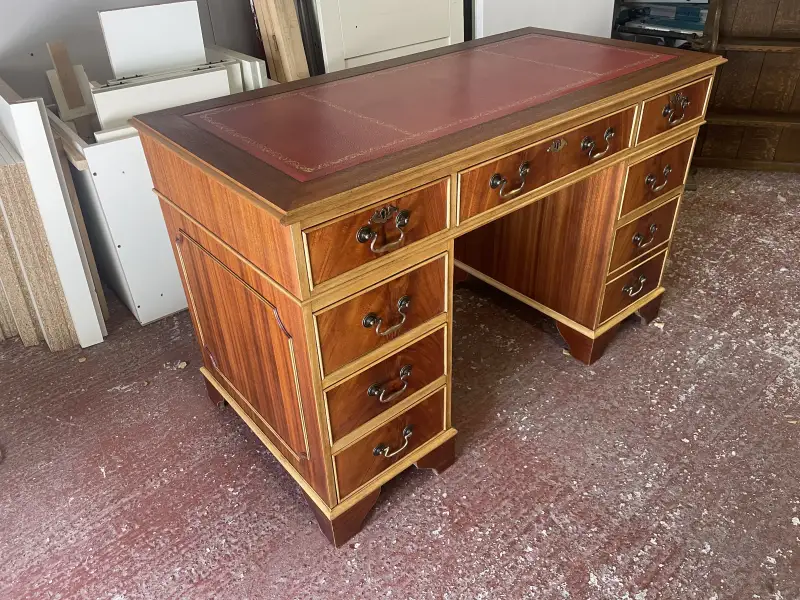 Refurbished desk: Swipe To View More Images
