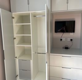 Inset drawers with shelving: Click Here To View Larger Image