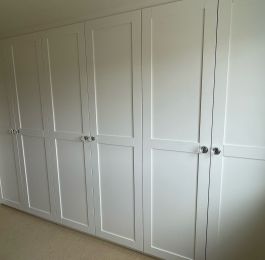 Bespoke shaker wardrobe: Click Here To View Larger Image