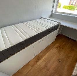Bespoke bed and desk : Click Here To View Larger Image