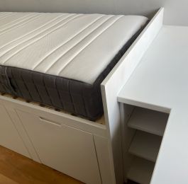 Bed with drawers : Click Here To View Larger Image