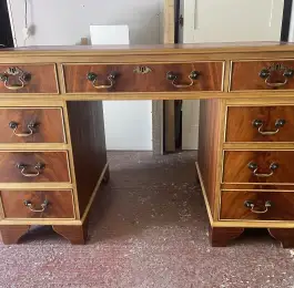 Refurbished desk: Click Here To View Larger Image